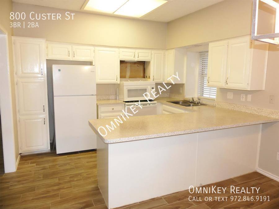 Townhouse for rent at 800 Custer St, Arlington, TX 76014