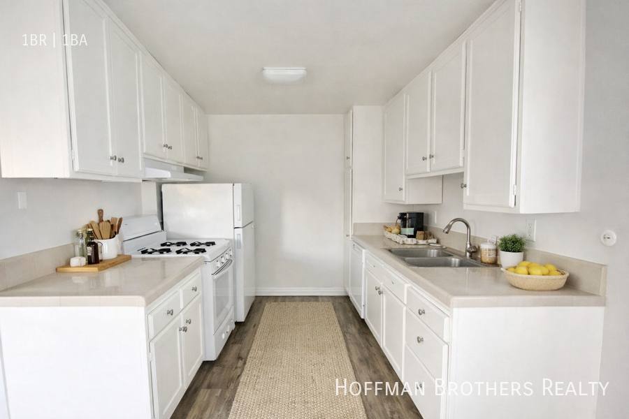 Apartment for rent at 10537 Rose Ave #24, Los Angeles, CA 90034