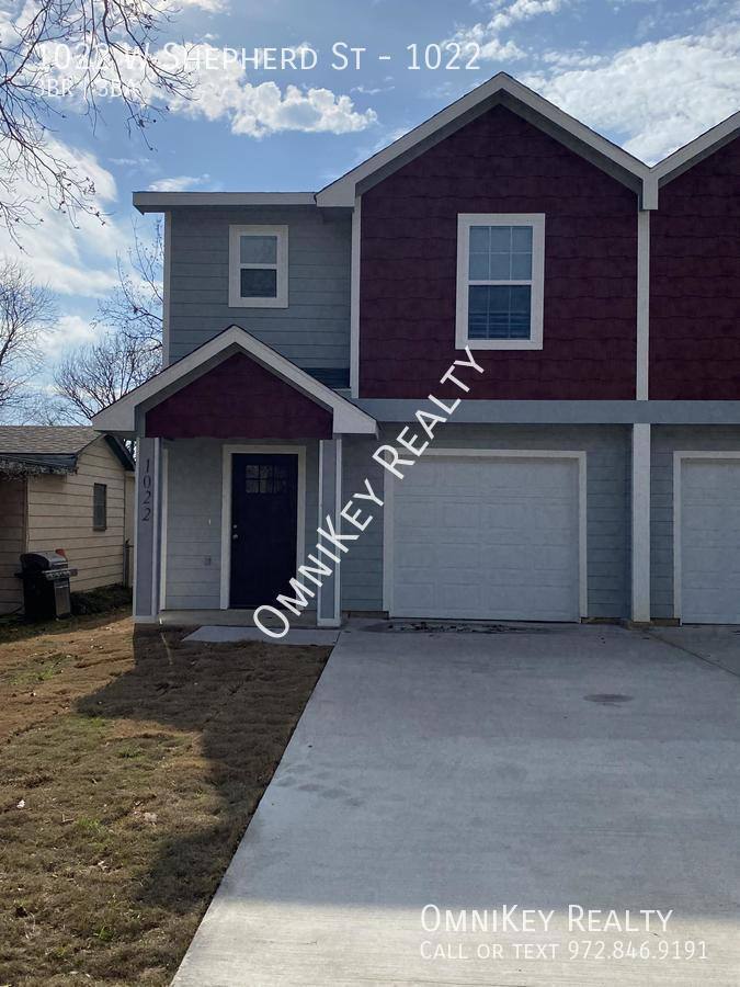 Apartment for rent at 1022 W Shepherd St, Denison, TX 75020