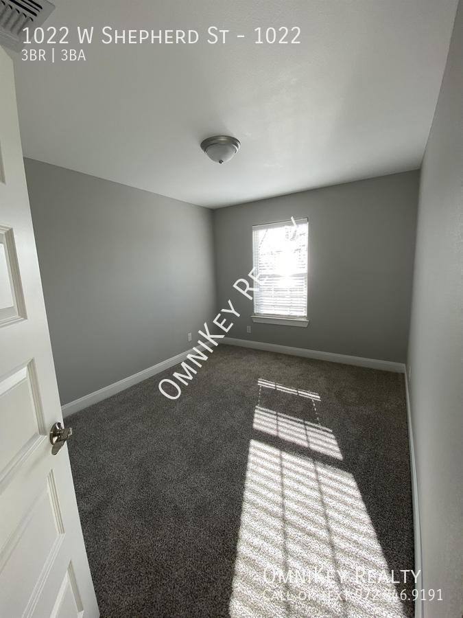 Apartment for rent at 1022 W Shepherd St, Denison, TX 75020