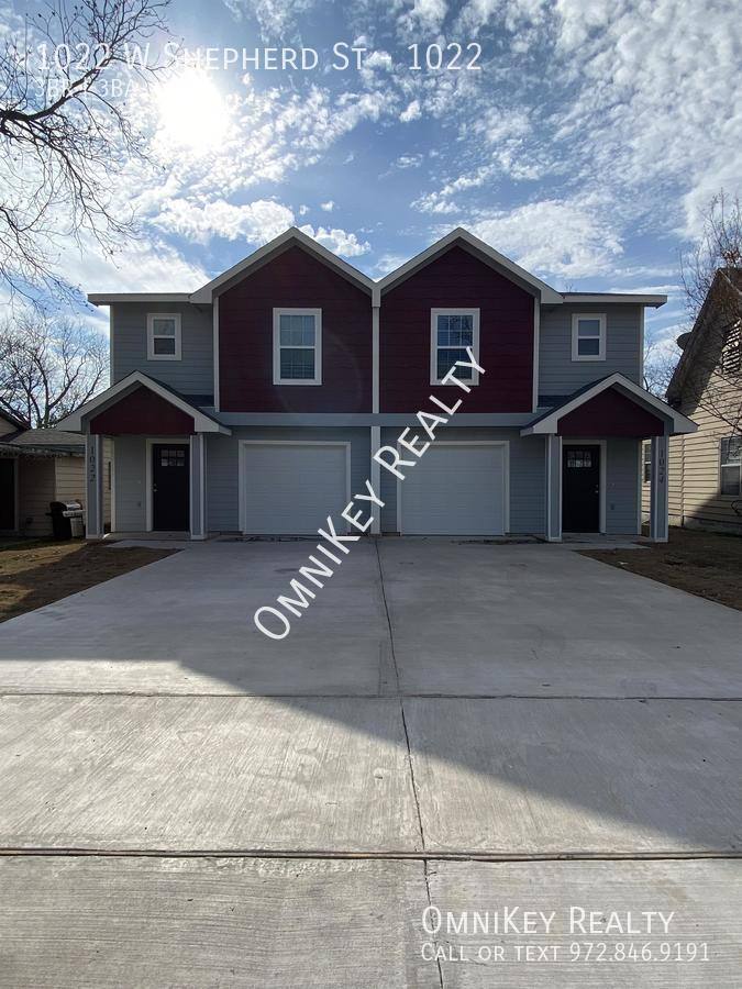 Apartment for rent at 1022 W Shepherd St, Denison, TX 75020