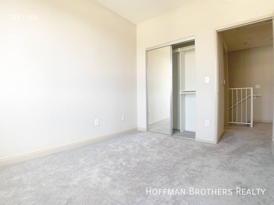Townhouse for rent at 10133 Tabor St #10, Los Angeles, CA 90034