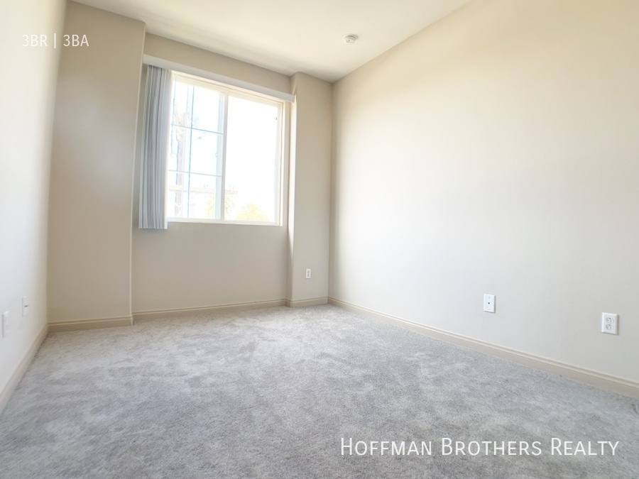 Townhouse for rent at 10133 Tabor St #10, Los Angeles, CA 90034