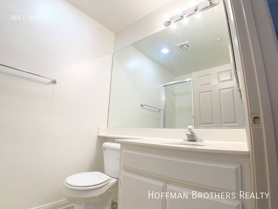 Townhouse for rent at 10133 Tabor St #10, Los Angeles, CA 90034