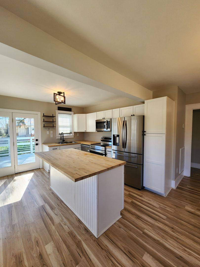 House for rent at 535 Fairview Rd, Asheville, NC 28803