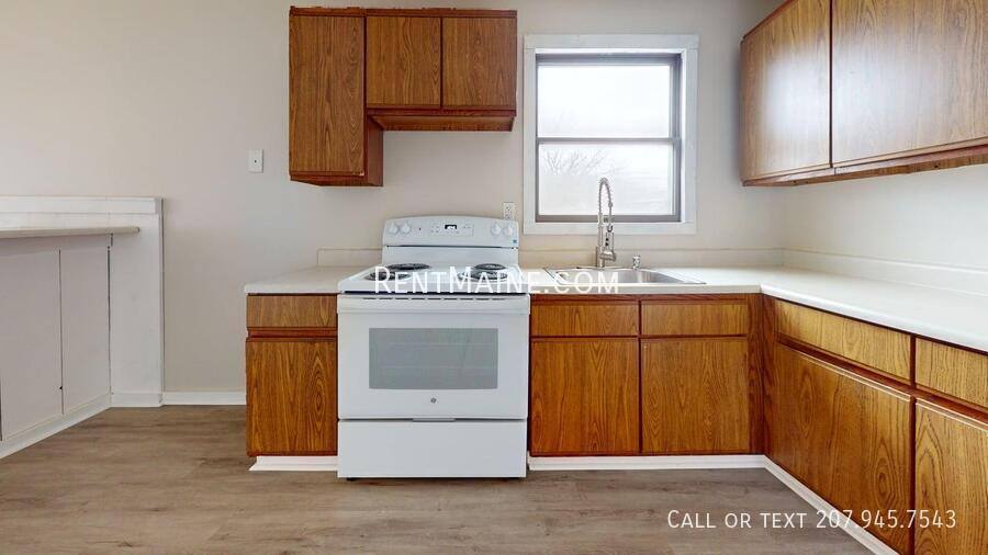 Apartment for rent at 132 Spring St #5, Auburn, ME 04210
