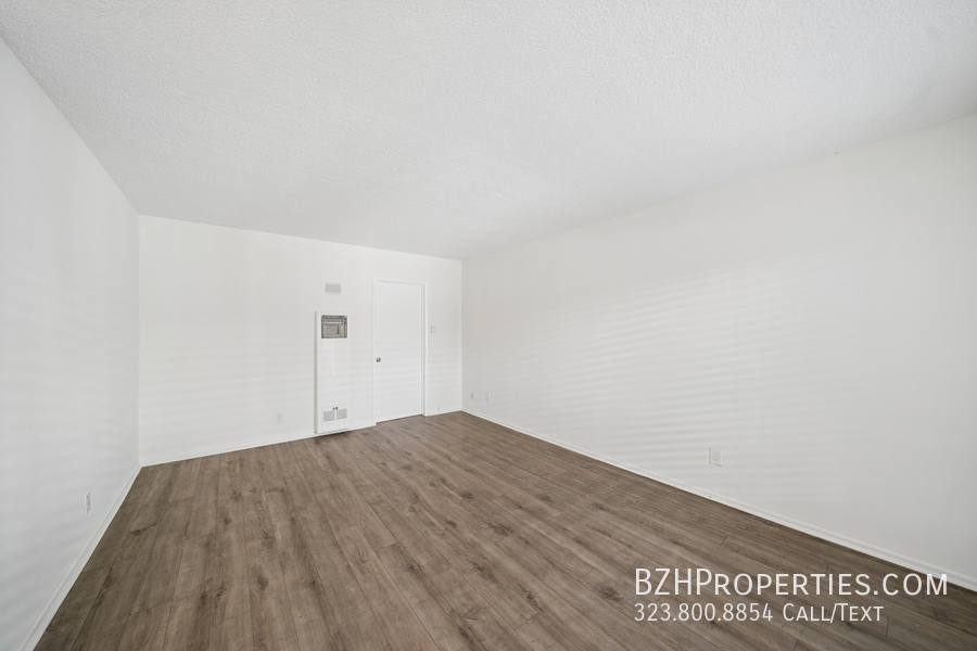 Apartment for rent at 7209 Willoughby Ave #2, Los Angeles, CA 90046