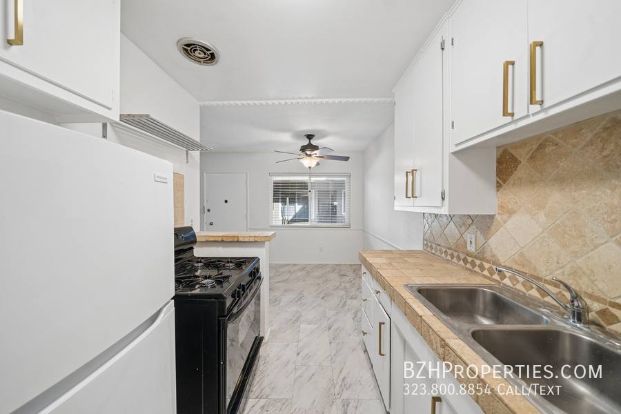 Apartment for rent at 7209 Willoughby Ave #2, Los Angeles, CA 90046