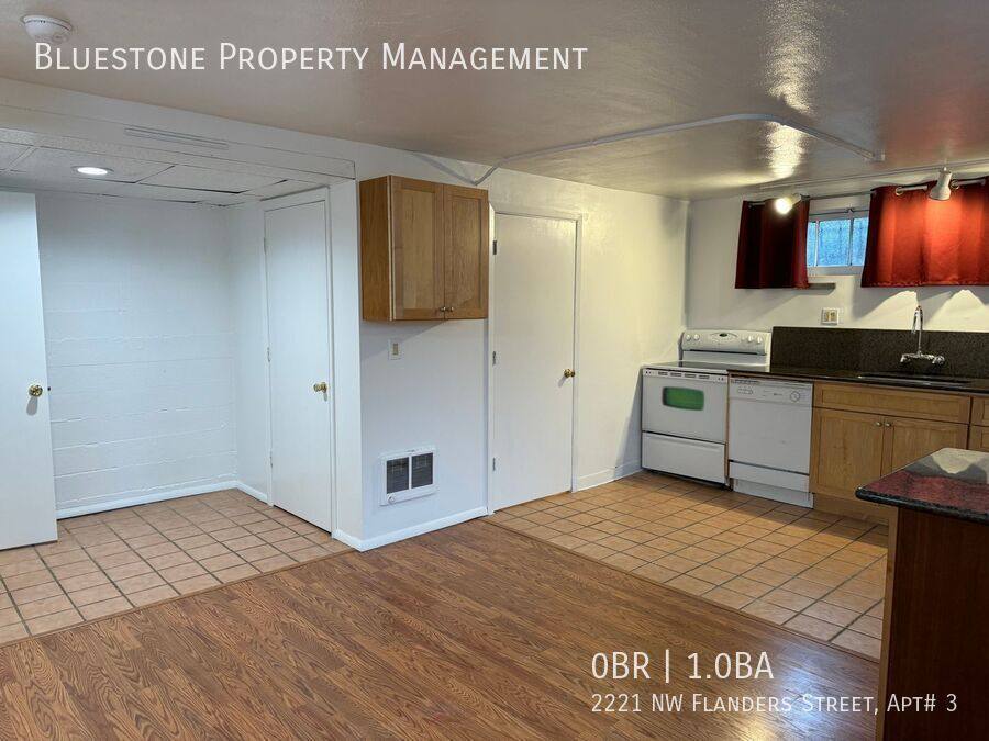 Apartment for rent at 2221 NW Flanders St #3, Portland, OR 97210