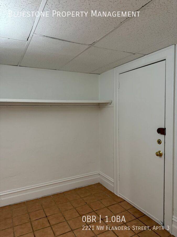 Apartment for rent at 2221 NW Flanders St #3, Portland, OR 97210