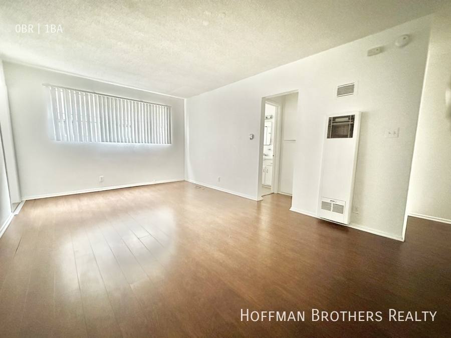 Apartment for rent at 1350 N Citrus Ave #10, Los Angeles, CA 90028