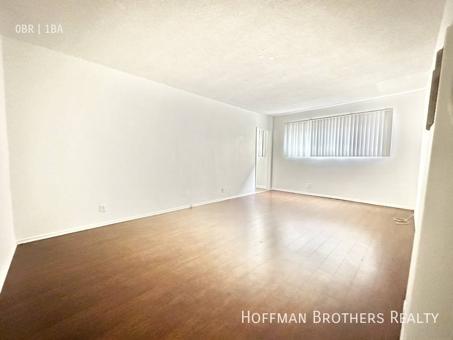 Apartment for rent at 1350 N Citrus Ave #10, Los Angeles, CA 90028
