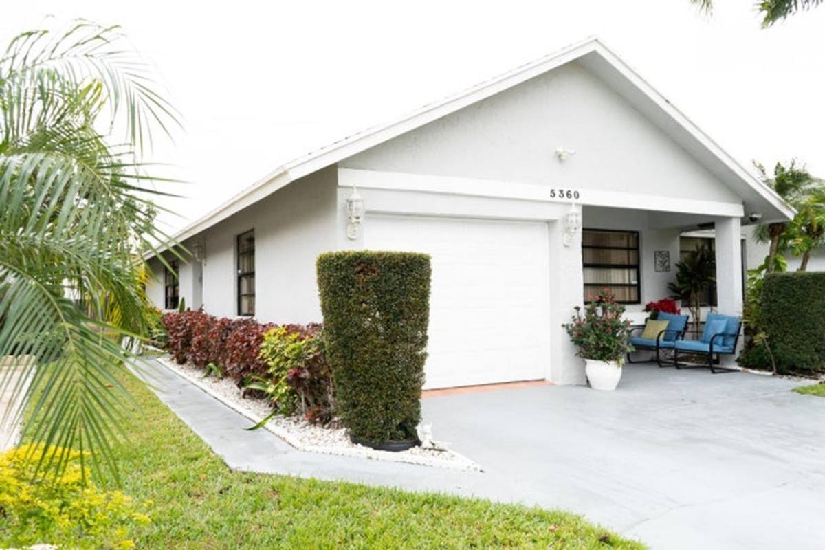 House for rent at 5360 Kim Court, West Palm Beach, FL 33415