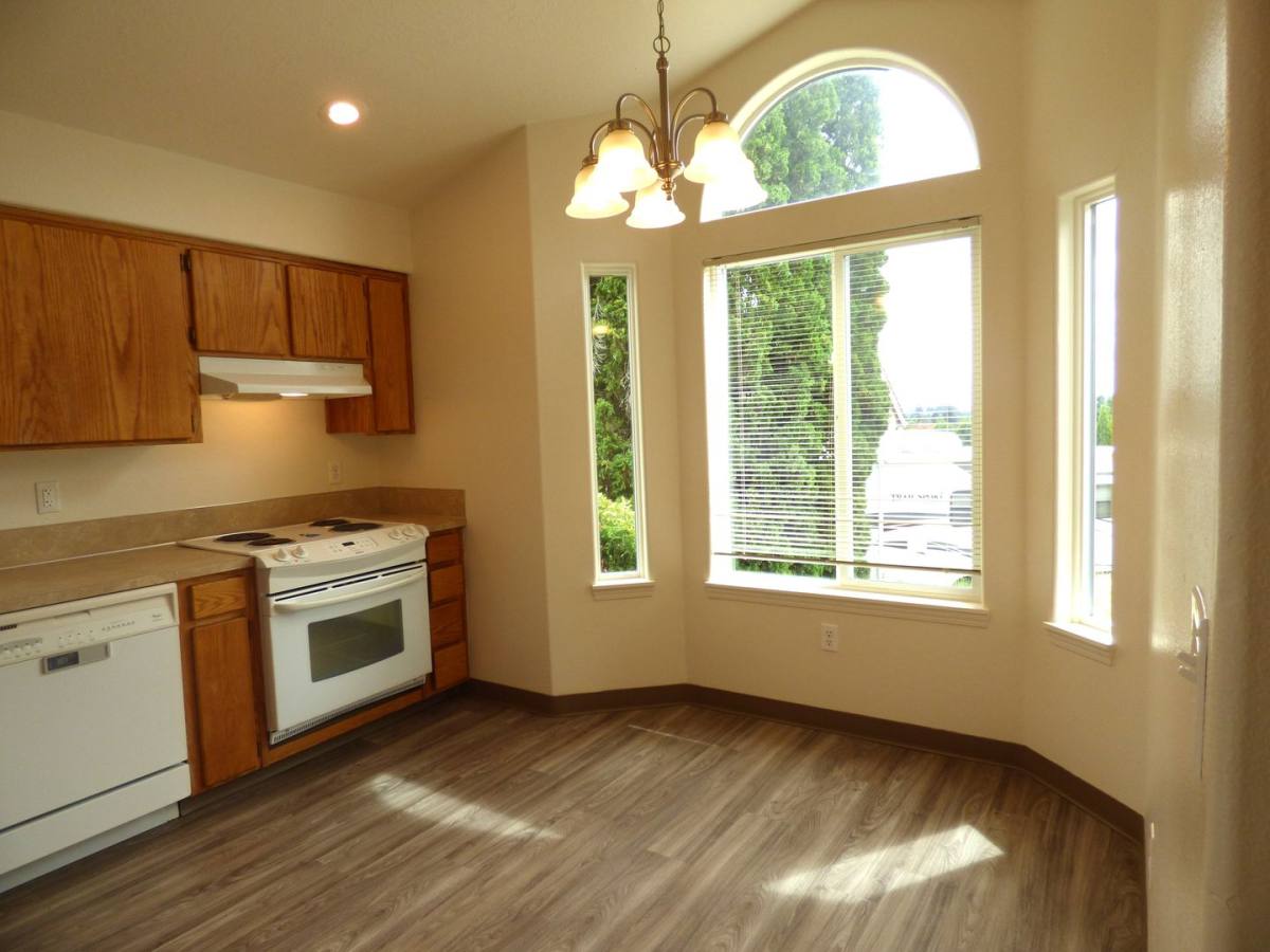 House for rent at 5699 Waln Creek Court S, Salem, OR 97306