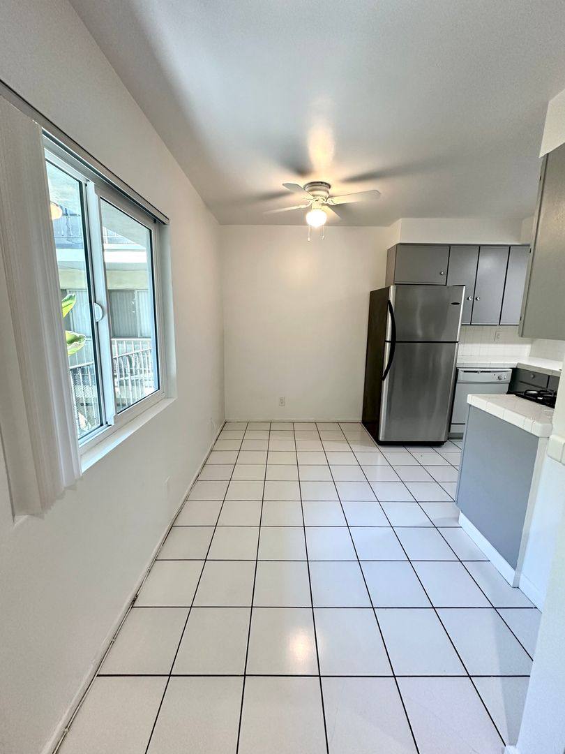 Apartment for rent at 8386 Blackburn Ave, Los Angeles, CA 90048
