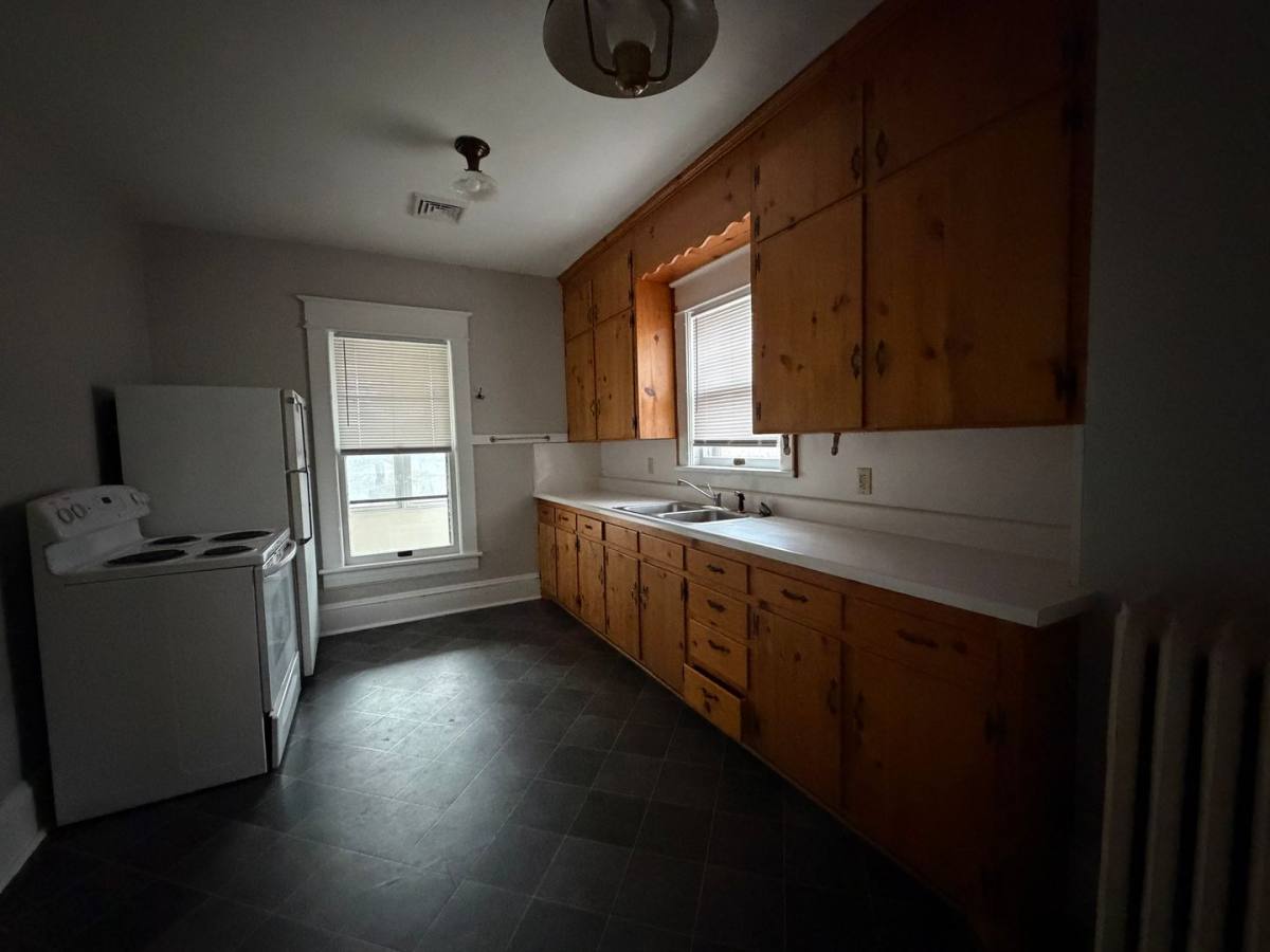 Apartment for rent at 2216 2218 Memorial Ave SW, Roanoke, VA 24015