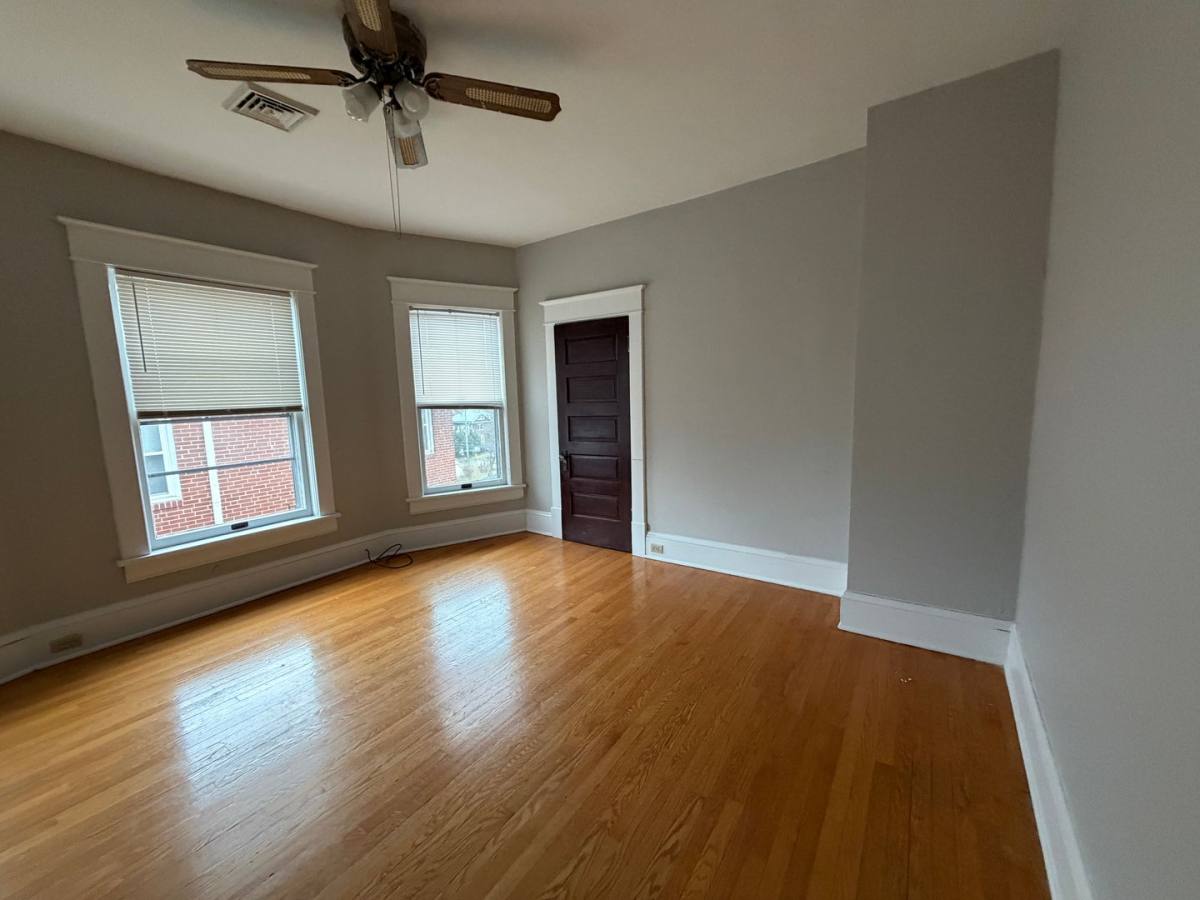 Apartment for rent at 2216 2218 Memorial Ave SW, Roanoke, VA 24015