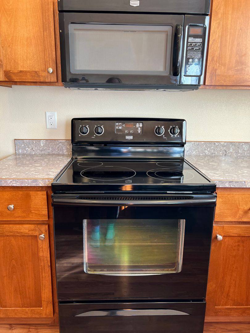 Townhouse for rent at 417 SW Pemberly Loop, McMinnville, OR 97128