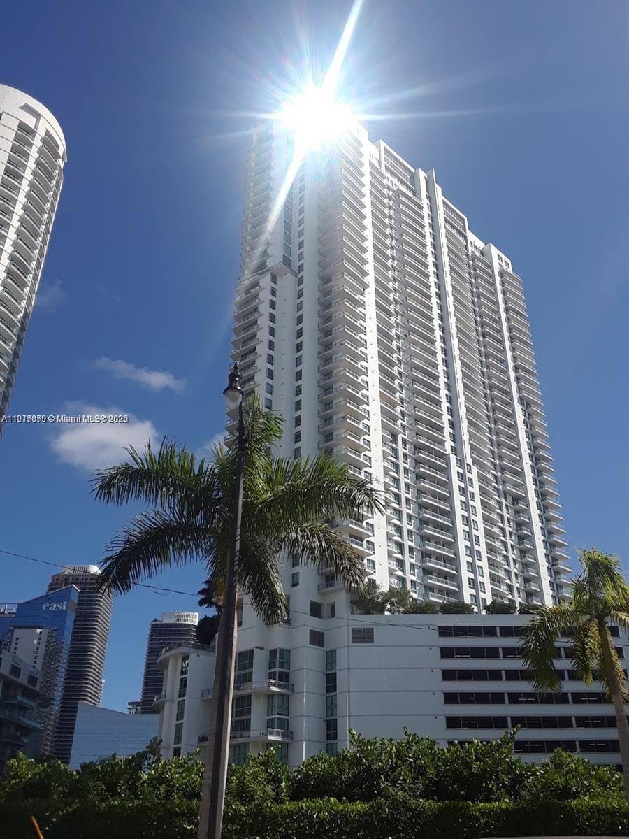 Apartment for rent at 92 SW 3rd St #1904, Miami, FL 33130