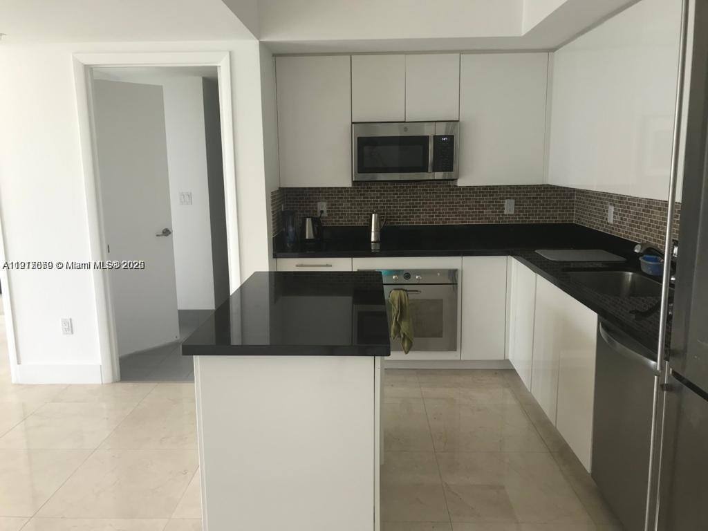 Apartment for rent at 92 SW 3rd St #1904, Miami, FL 33130