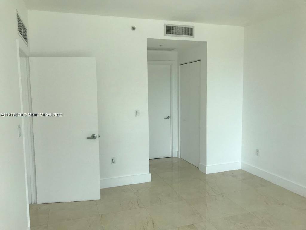 Apartment for rent at 92 SW 3rd St #1904, Miami, FL 33130