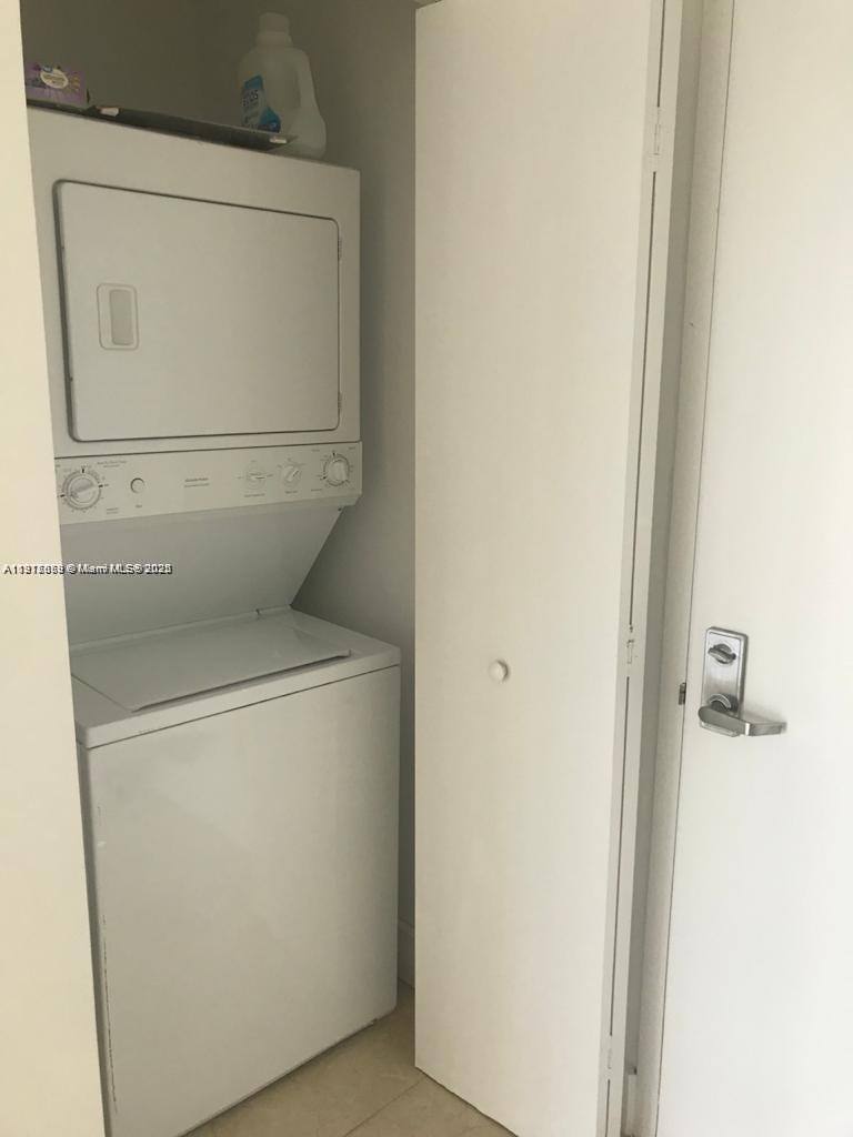 Apartment for rent at 92 SW 3rd St #1904, Miami, FL 33130
