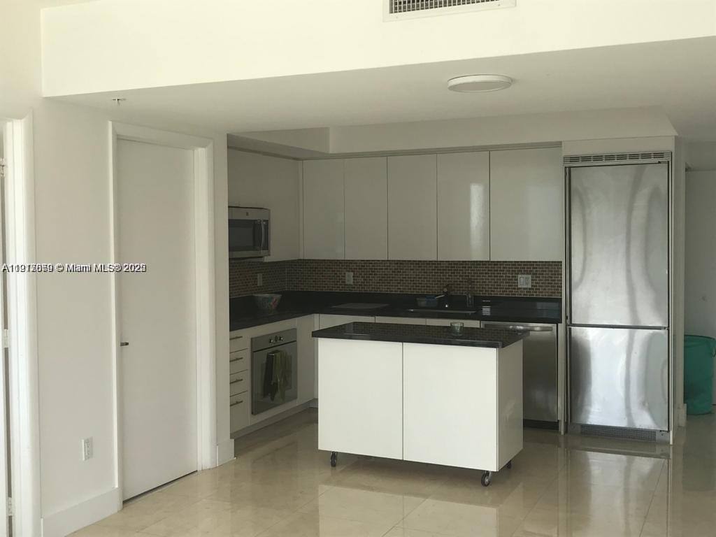 Apartment for rent at 92 SW 3rd St #1904, Miami, FL 33130