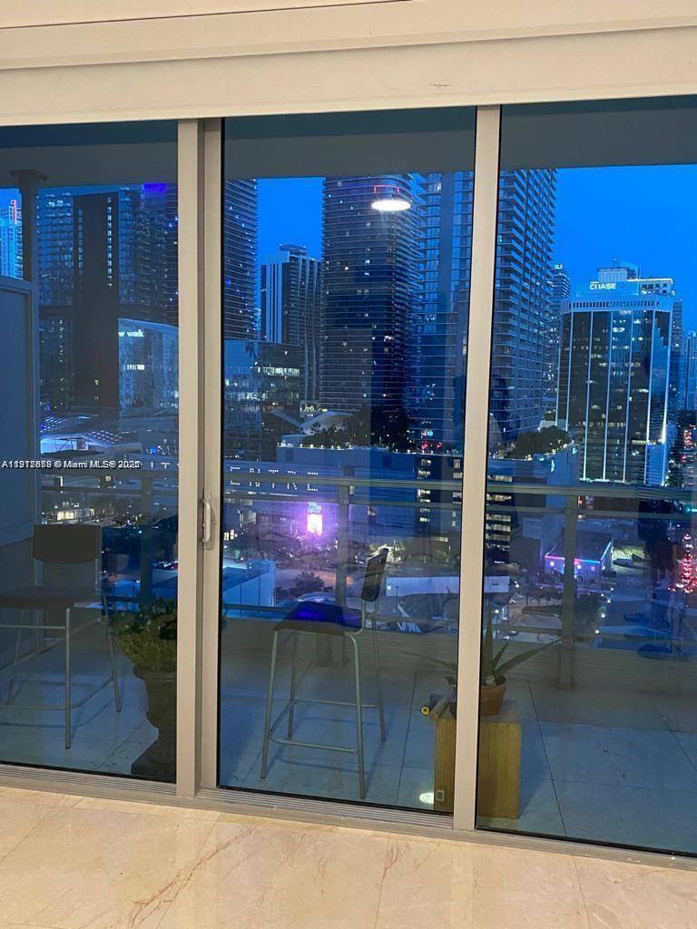 Apartment for rent at 92 SW 3rd St #1904, Miami, FL 33130