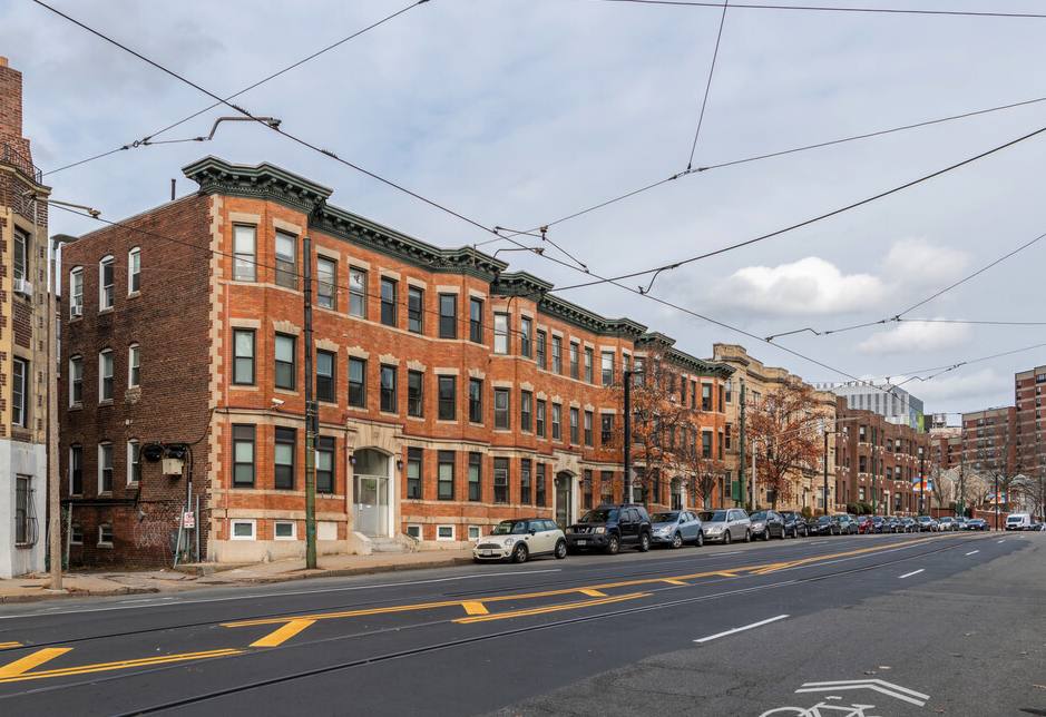 Apartment for rent at 891 Huntington Ave #1, Boston, MA 02115