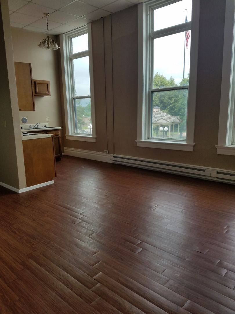 Apartment for rent at 516 Central Ave, Fort Dodge, IA 50501