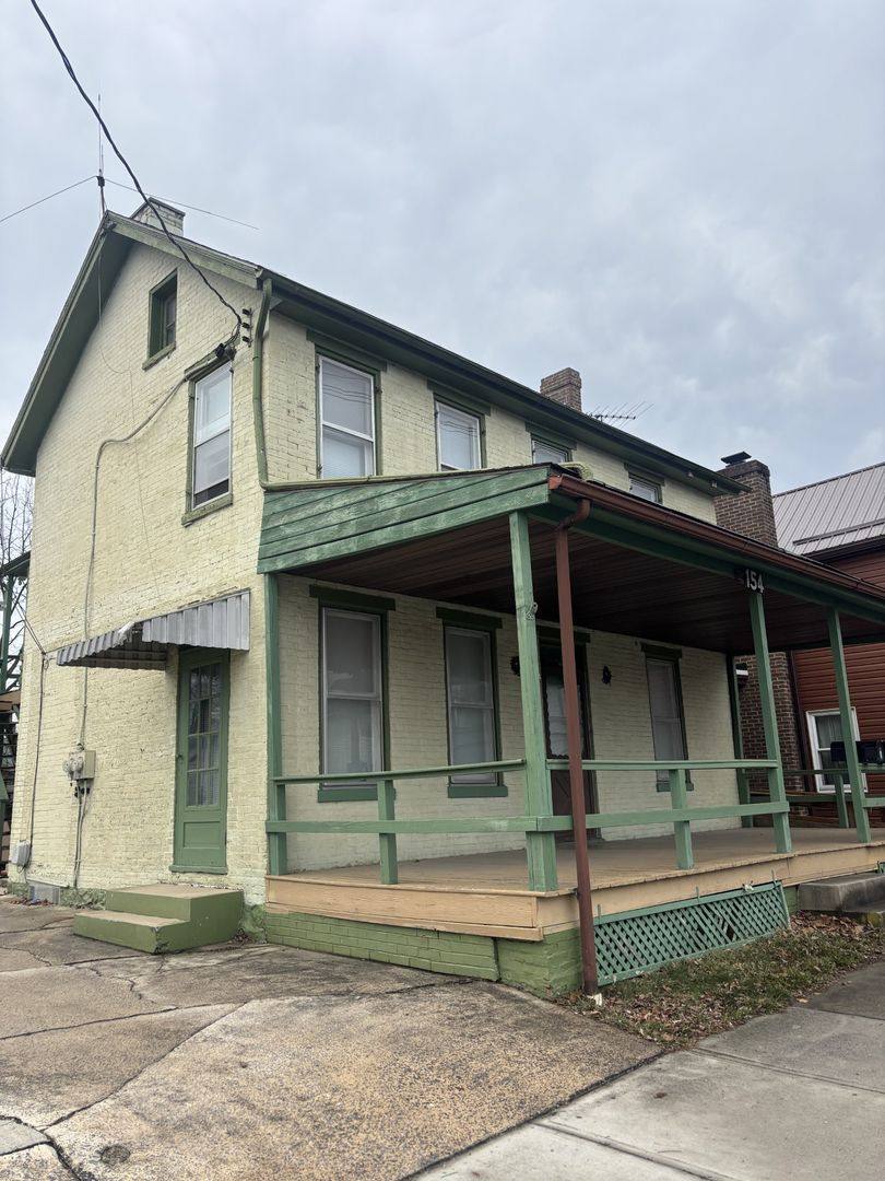 Apartment for rent at 154 E Liberty St, Chambersburg, PA 17201