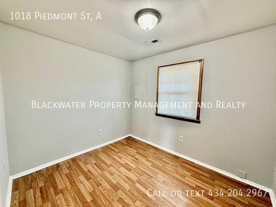 Apartment for rent at 1018 Piedmont St #A, Bedford, VA 24523