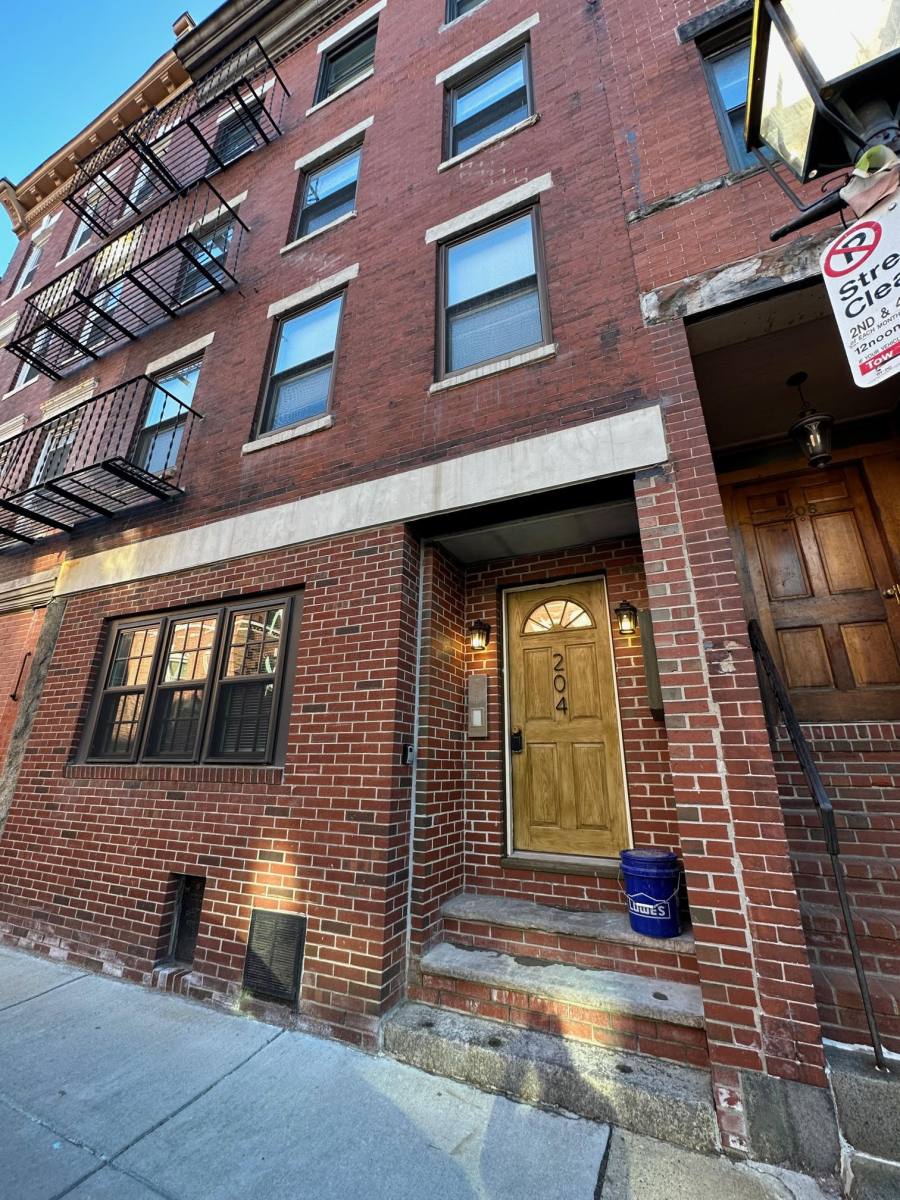 Apartment for rent at 204 Endicott St #1, Boston, MA 02113