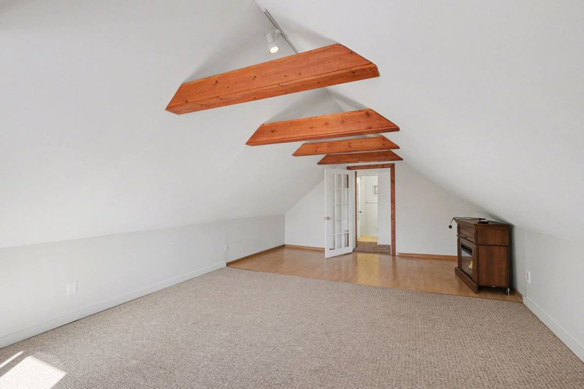 Apartment for rent at 1163 W Reid Rd, Flint, MI 48507