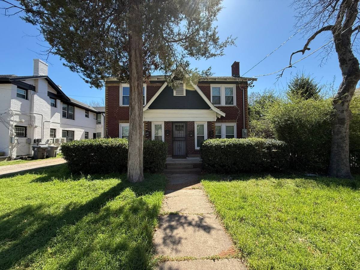 Apartment for rent at 4112 Junius St, Dallas, TX 75246