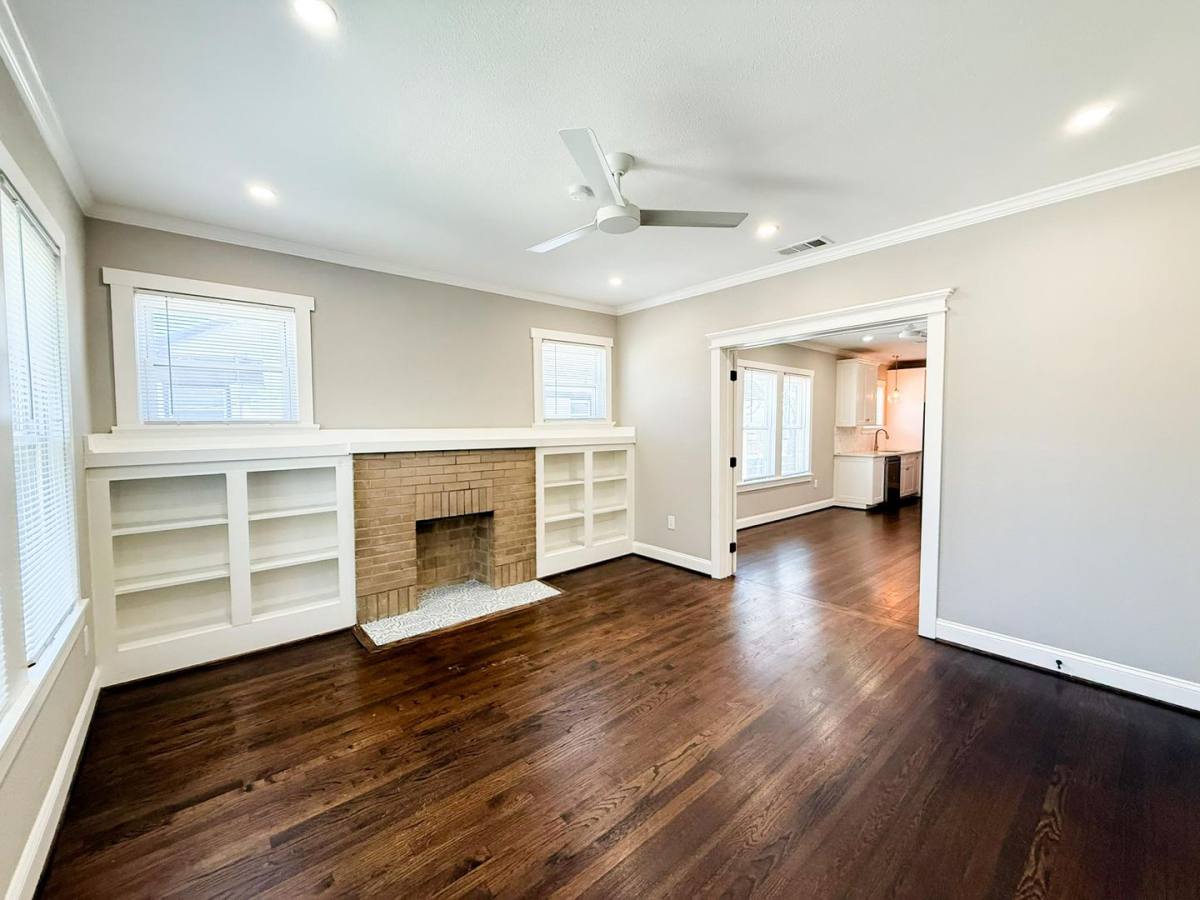 Apartment for rent at 4112 Junius St, Dallas, TX 75246