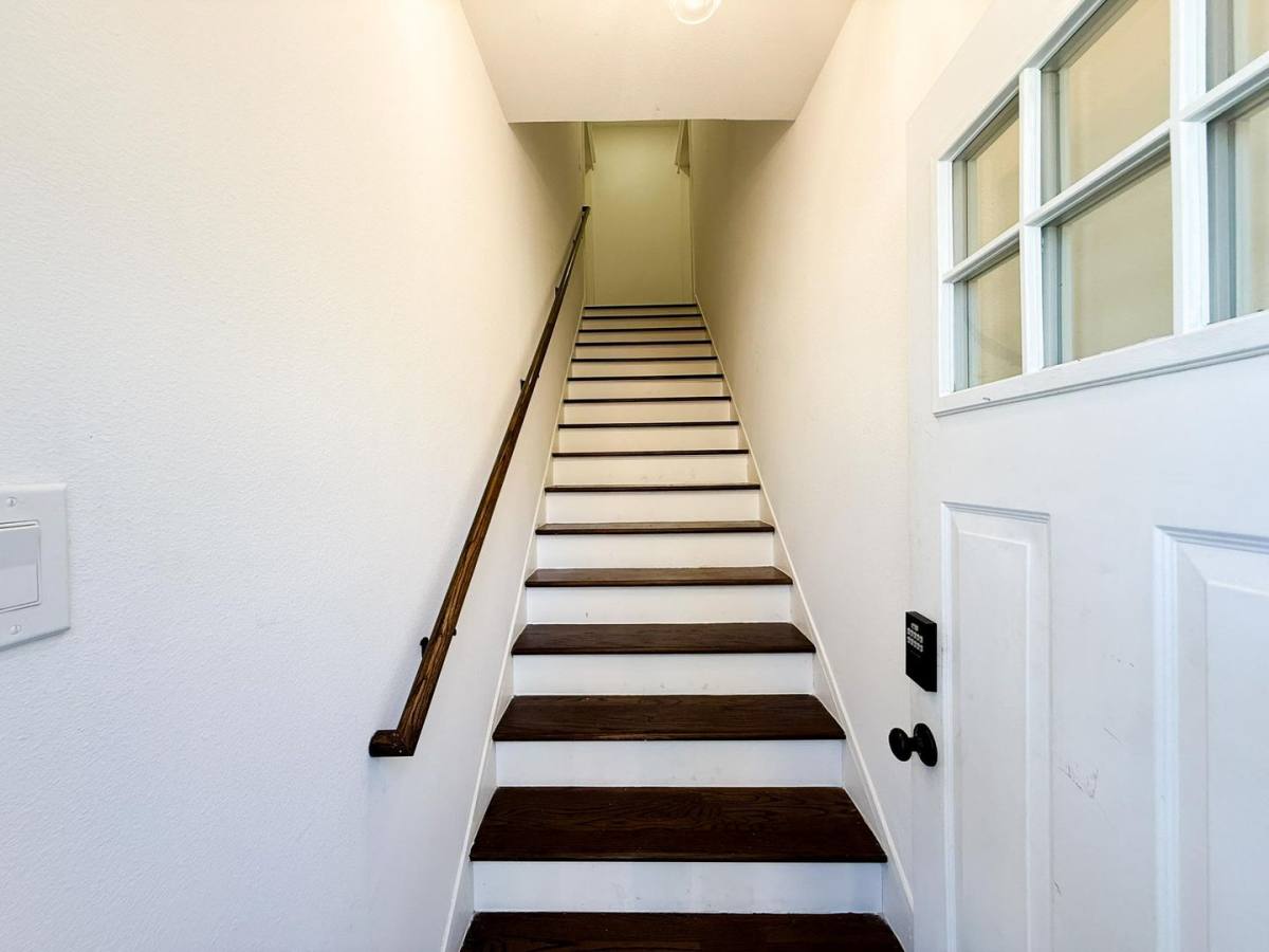Apartment for rent at 4112 Junius St, Dallas, TX 75246