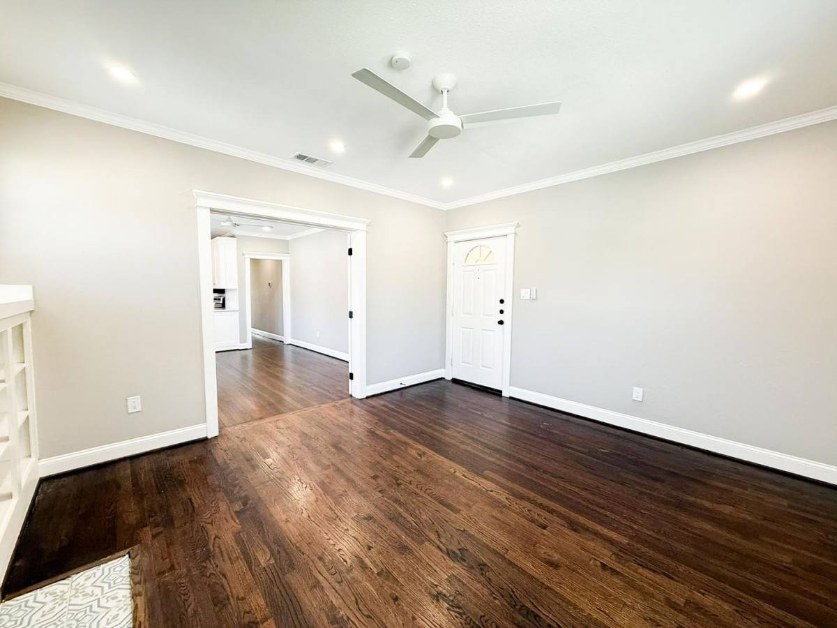 Apartment for rent at 4112 Junius St, Dallas, TX 75246