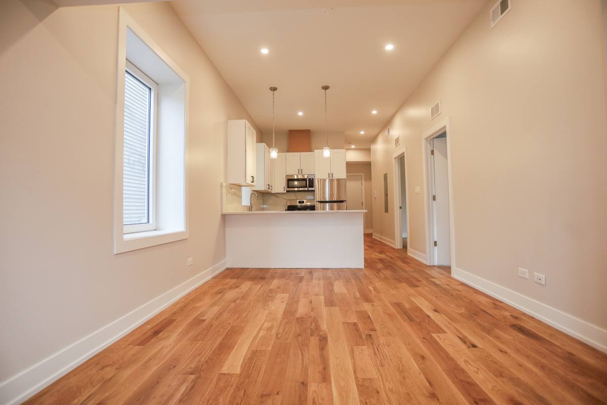 Condo for rent at 2308 W Foster Ave #1R, Chicago, IL 60625