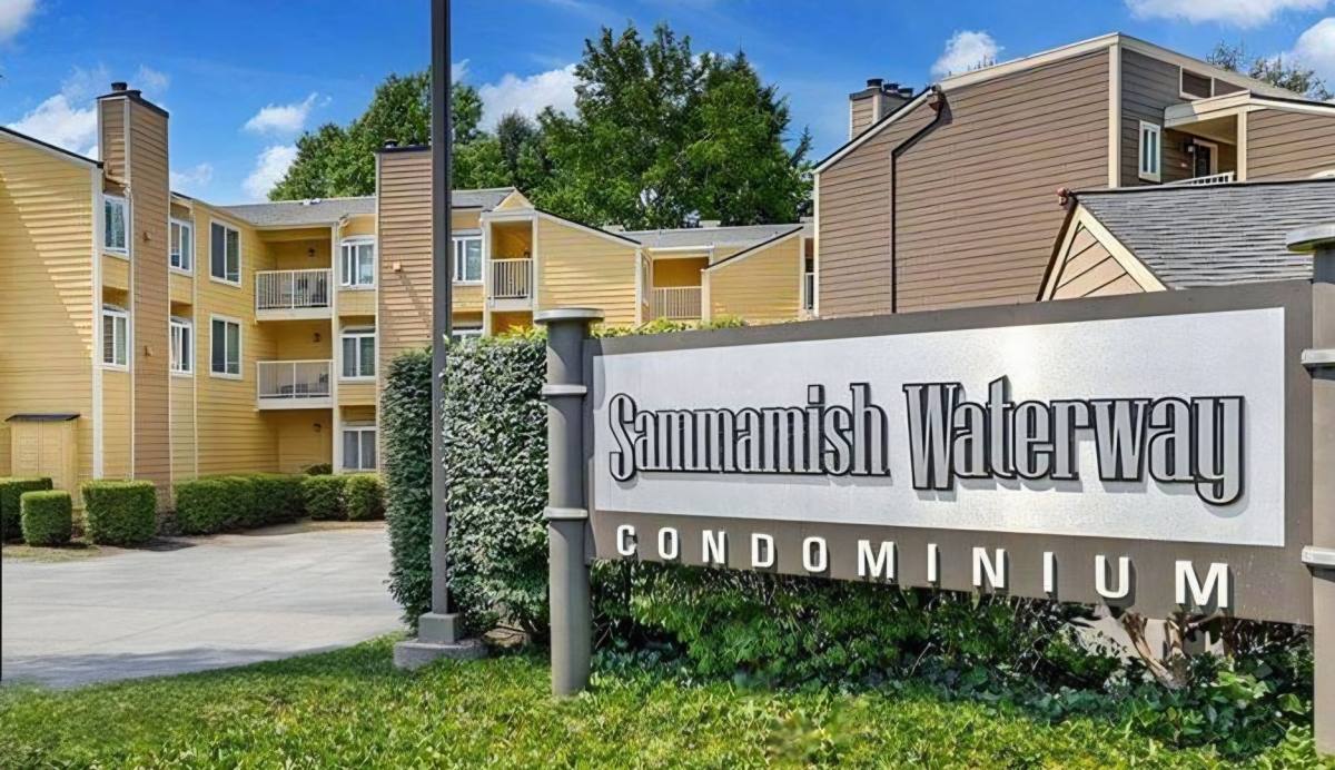 Condo for rent at 7404 W Lake Samm Py NE, Redmond, WA 98052