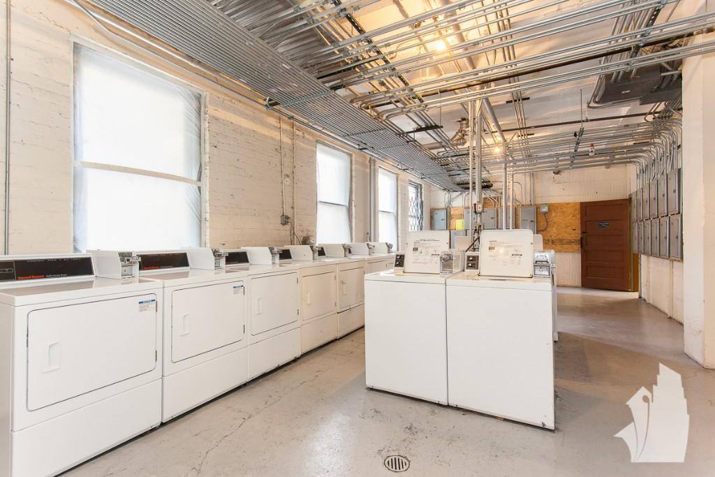 Apartment for rent at 550 W Arlington Place #702, Chicago, IL 60614