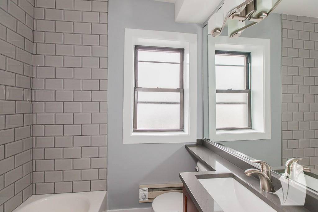 Apartment for rent at 550 W Arlington Place #702, Chicago, IL 60614