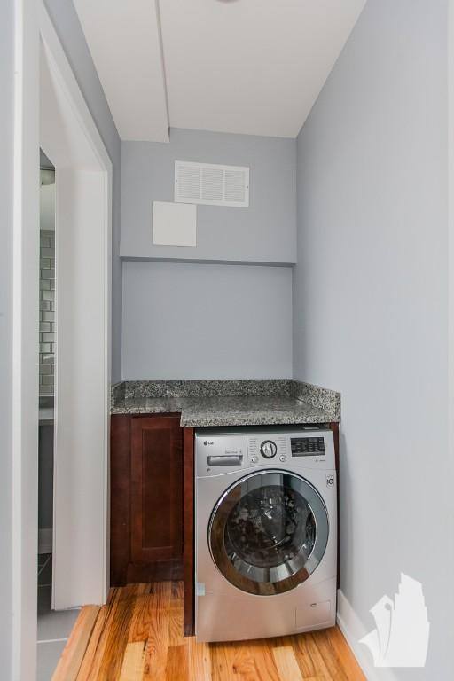 Apartment for rent at 550 W Arlington Place #702, Chicago, IL 60614