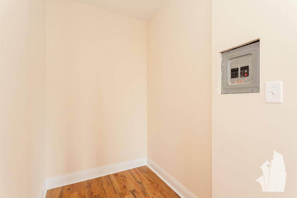 Apartment for rent at 818 W Diversey Parkway S, Chicago, IL 60614