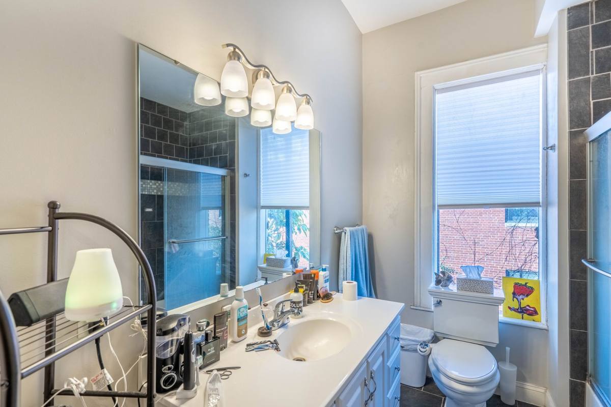 Apartment for rent at 1371 N High St, Columbus, OH 43201
