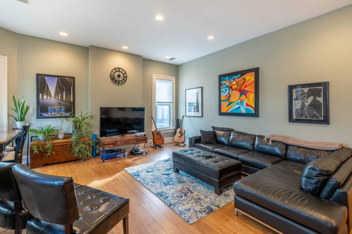 Apartment for rent at 1371 N High St, Columbus, OH 43201