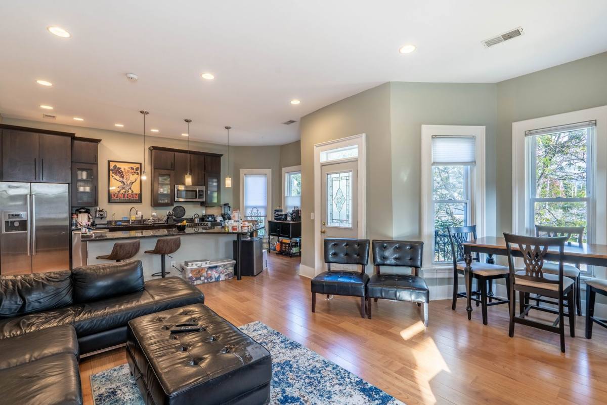 Apartment for rent at 1371 N High St, Columbus, OH 43201