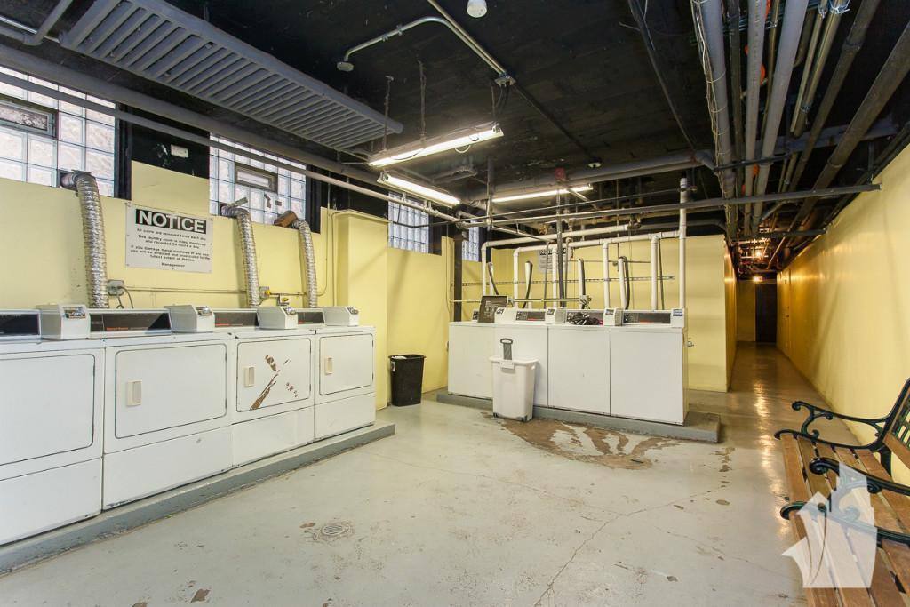 Apartment for rent at 505 W Belmont Ave #2B, Chicago, IL 60657