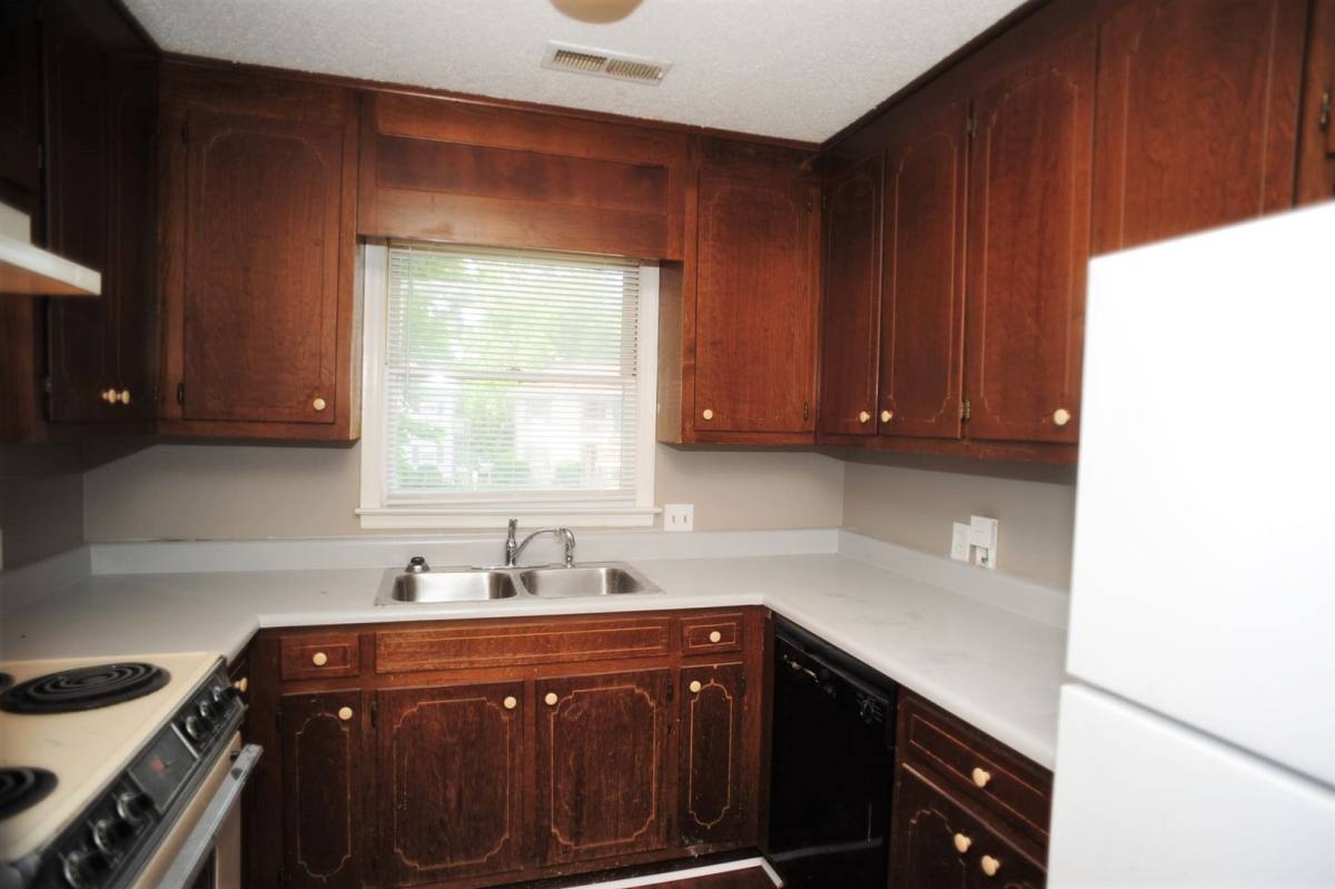 Apartment for rent at 6203 Friar Tuck Dr, Huntsville, AL 35806