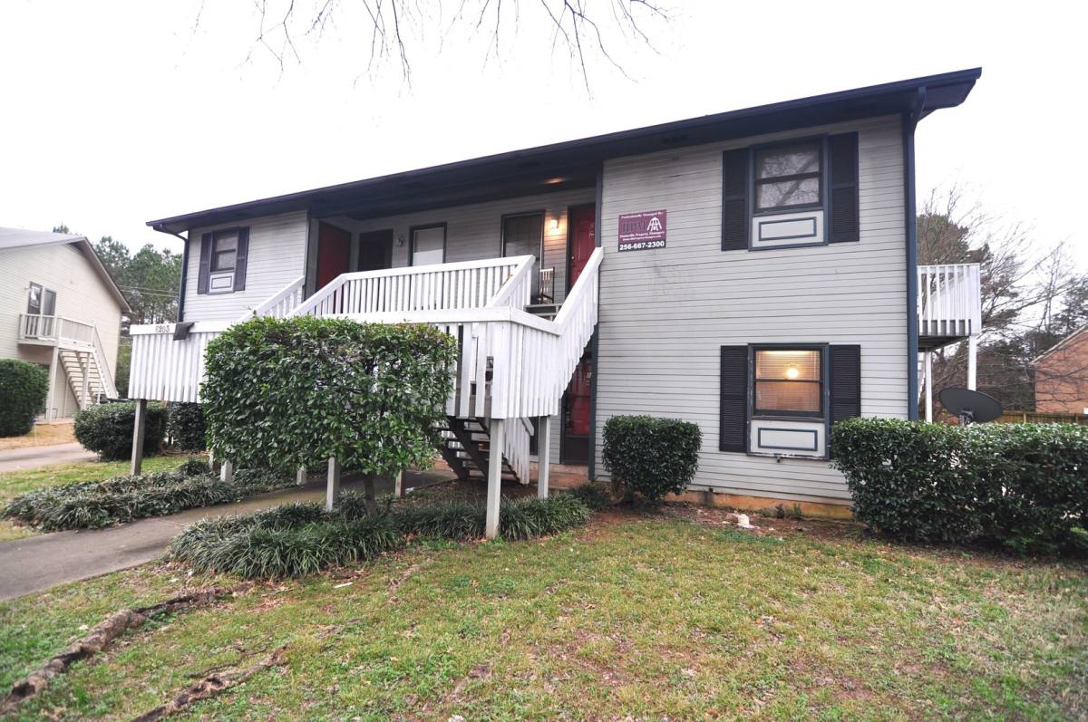 Apartment for rent at 6203 Friar Tuck Dr, Huntsville, AL 35806